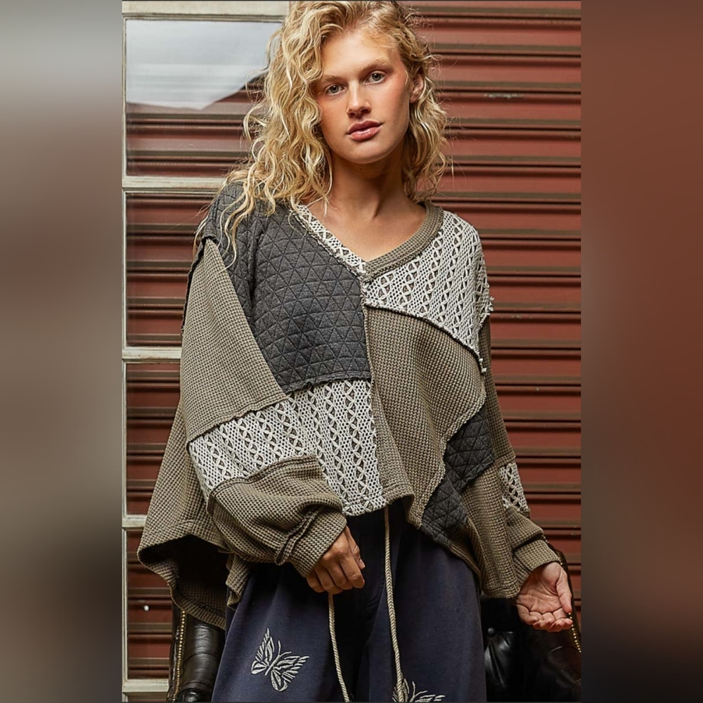 🐧#894 POL V-Neck Balloon Sleeve Relaxed Fit Top in Thermal with Crochet & Quilt - Picture 1 of 5